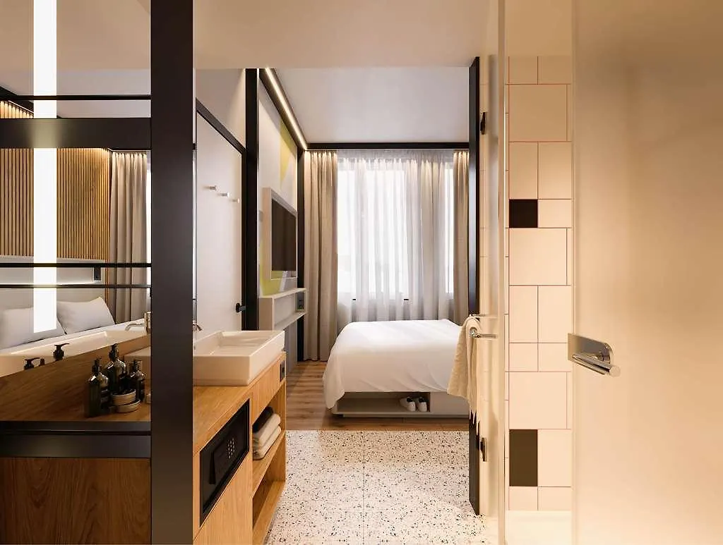 Hotel Motto By Hilton Rotterdam Blaak 4*,