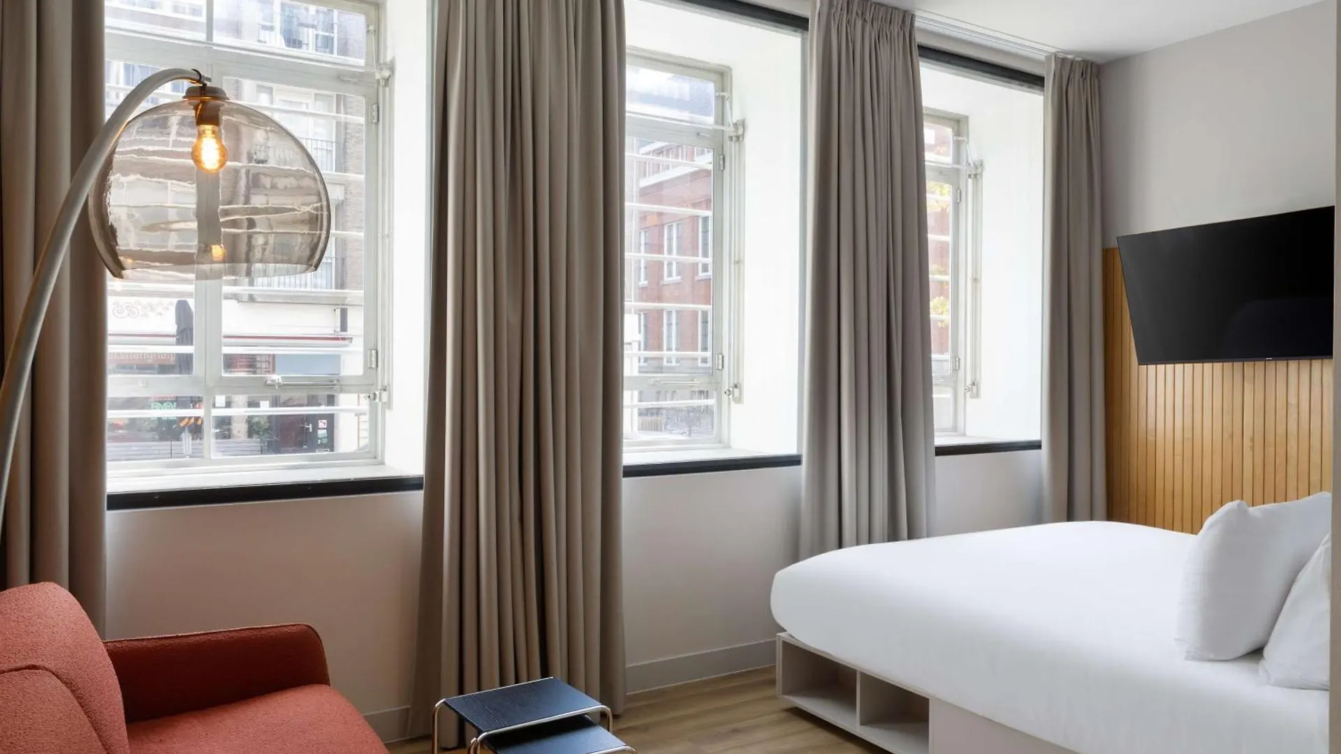 Hotel Motto By Hilton Rotterdam Blaak 4*,